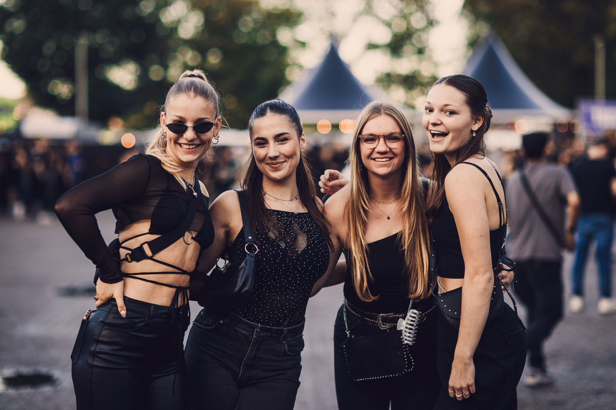 Loading... just a sec